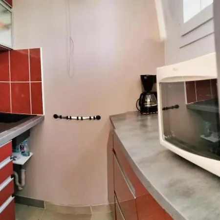 Maisonnette 5 Personnes Avec Piscine Et Parking - Fr-1-476-170 Hébergement de vacances *