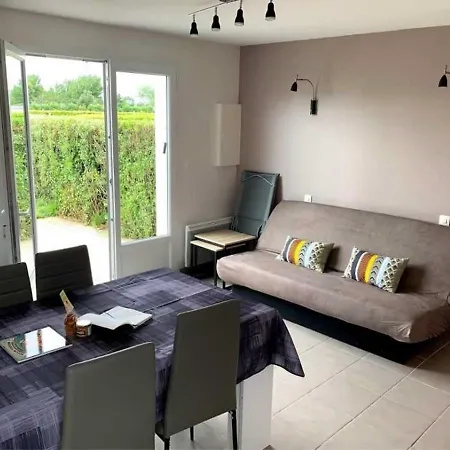 Hébergement de vacances Maisonnette 5 Personnes Avec Piscine Et Parking - Fr-1-476-170 *