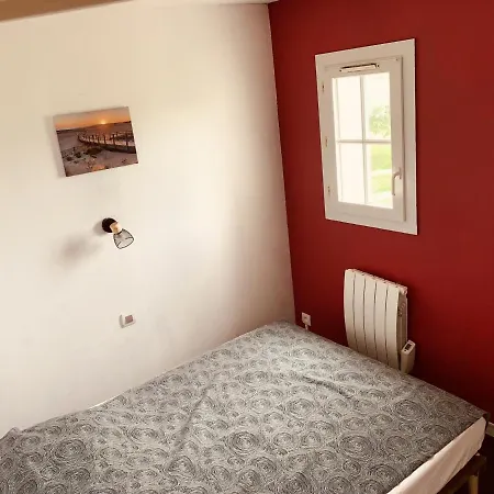 Maisonnette 5 Personnes Avec Piscine Et Parking - Fr-1-476-170 Hébergement de vacances La Faute-sur-Mer